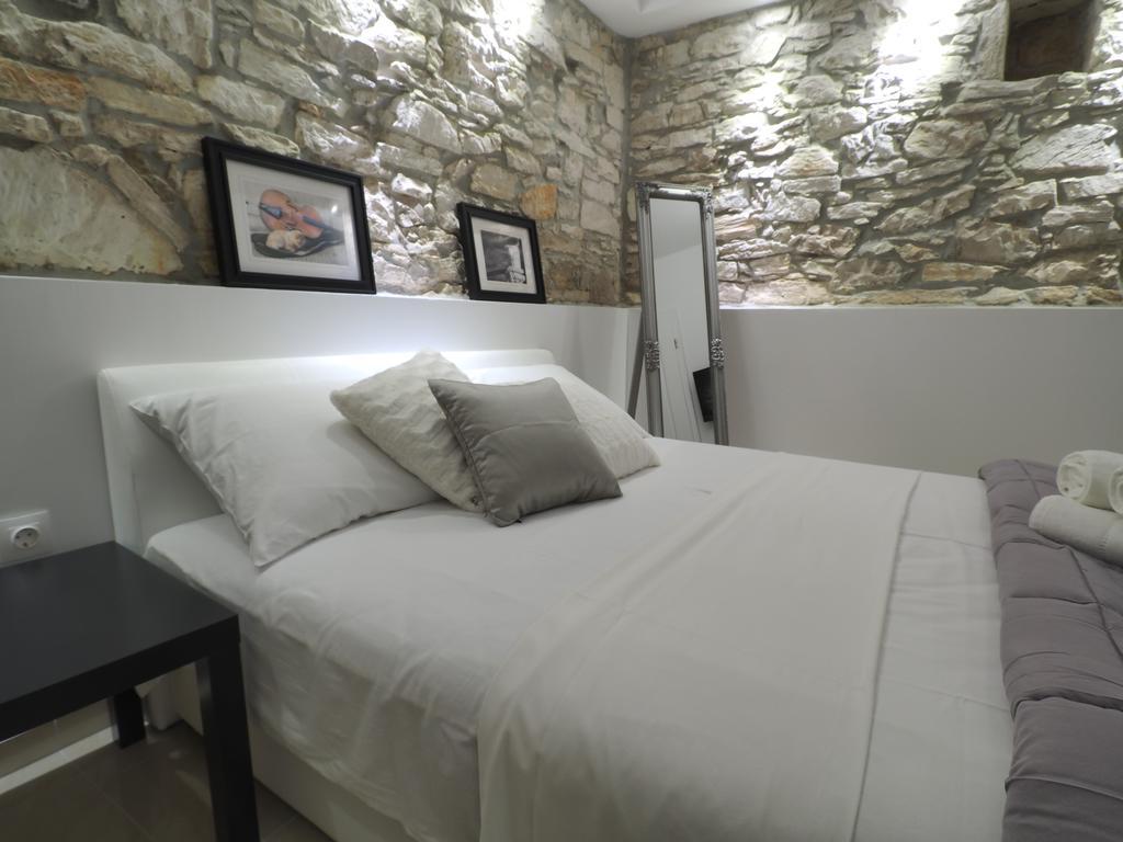 Captain Emo City Apartments Pula Exterior foto