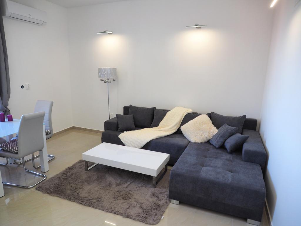 Captain Emo City Apartments Pula Exterior foto