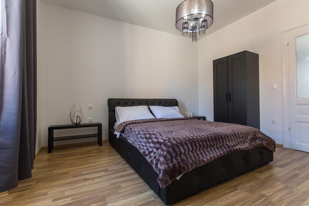 Captain Emo City Apartments Pula Exterior foto