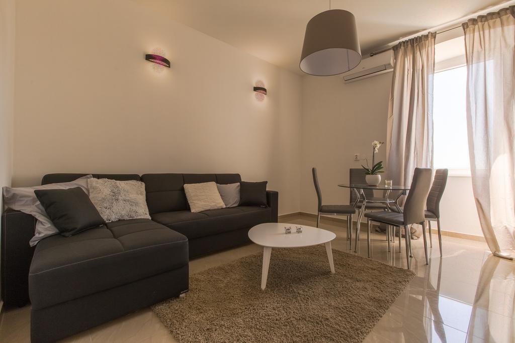Captain Emo City Apartments Pula Exterior foto