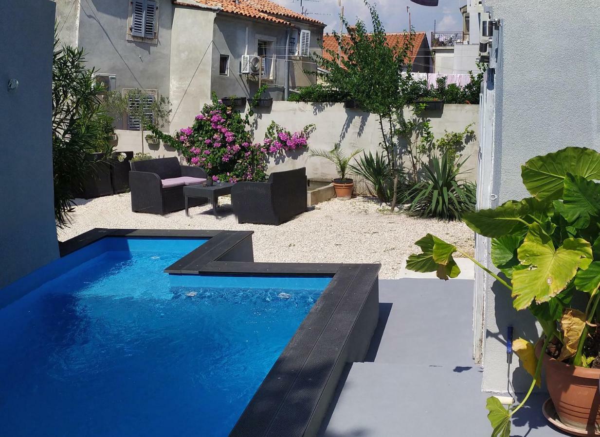 Captain Emo City Apartments Pula Exterior foto